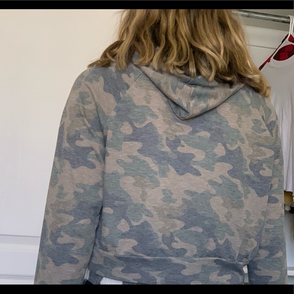 camo hoodie ! - Picture 2 of 2